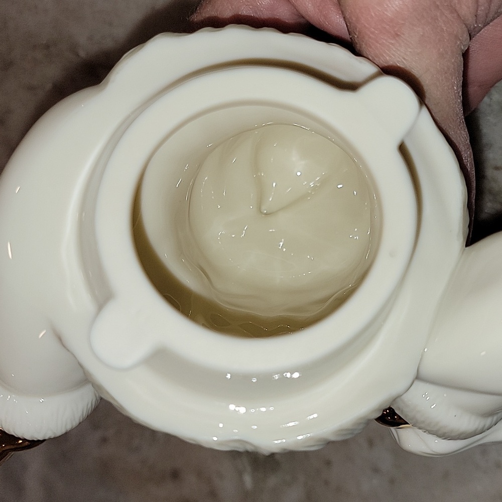 Lenox Vintage Holiday Skating Santa Teapot - Picture 10 of 10